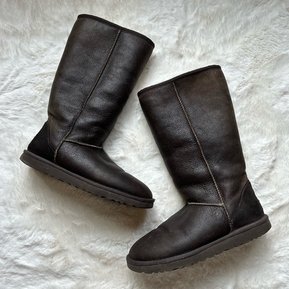 UGG Australia Classic Tall Bomber 5804 in Brown Leather Authentic - Picture 10 of 11
